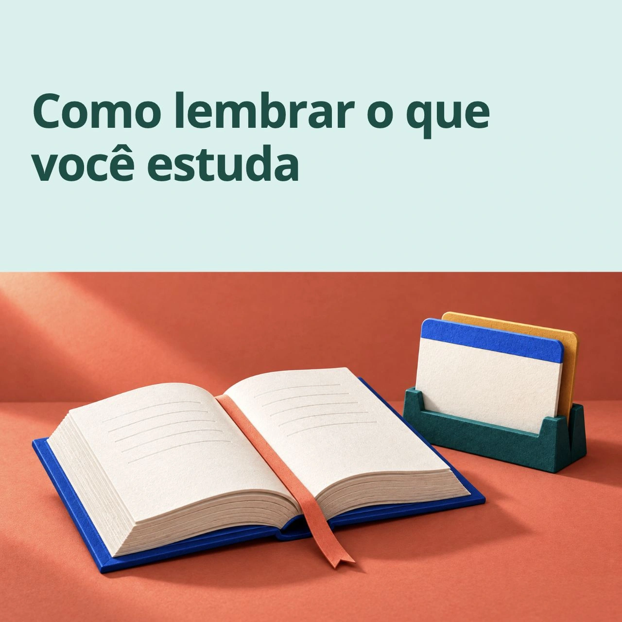 Livro aberto e cartões de estudo.